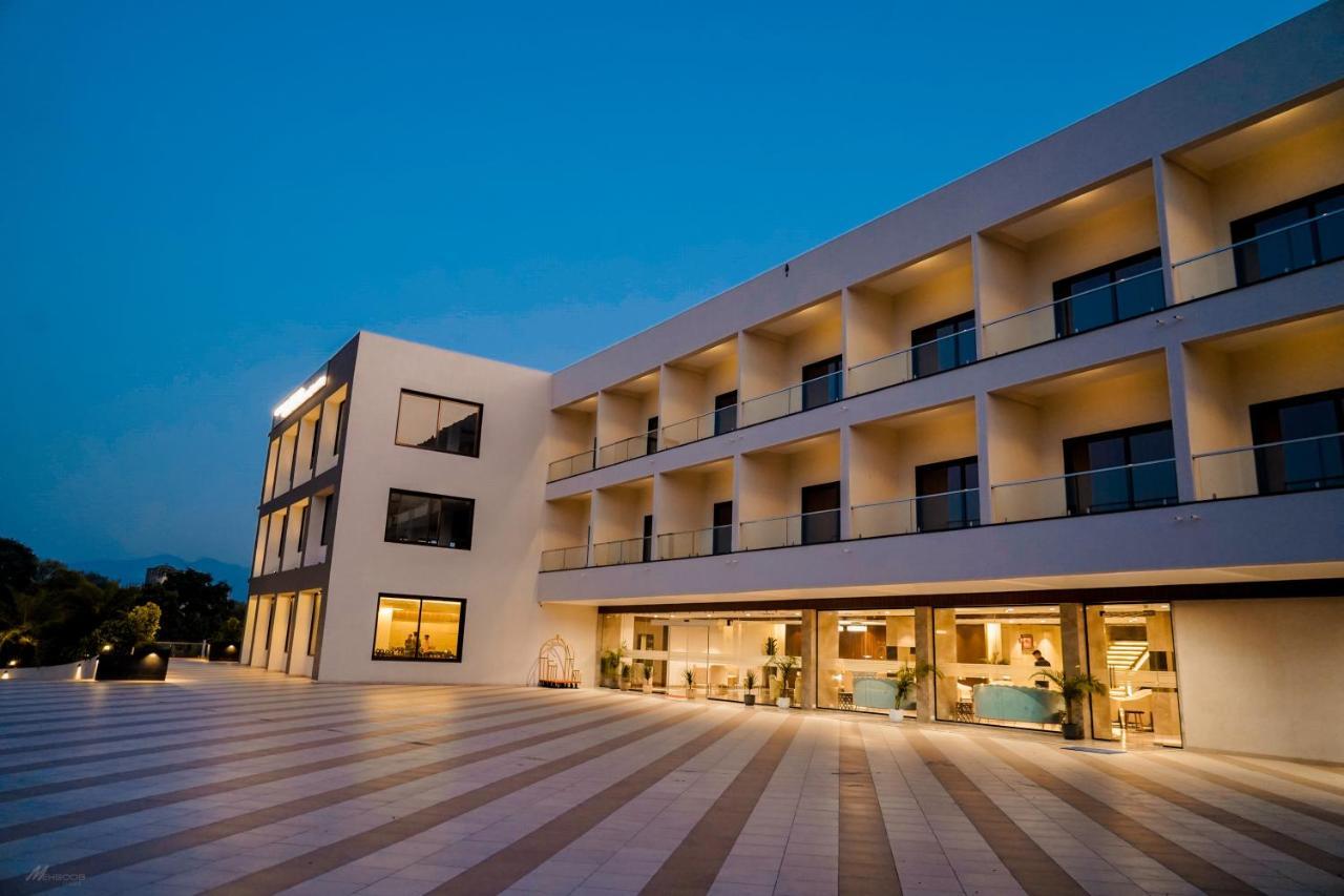 Pride Resort & Convention Center Ranakpur Near Ranakpur Dam Sādri Buitenkant foto