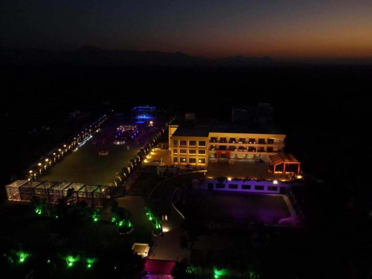 Pride Resort & Convention Center Ranakpur Near Ranakpur Dam Sādri Buitenkant foto