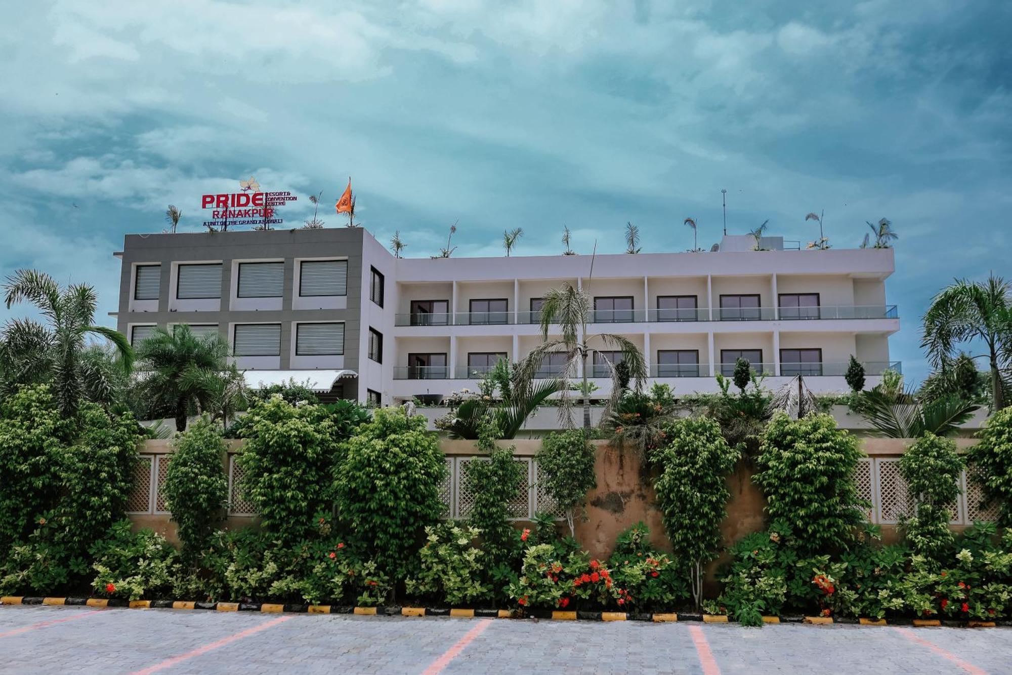 Pride Resort & Convention Center Ranakpur Near Ranakpur Dam Sādri Buitenkant foto
